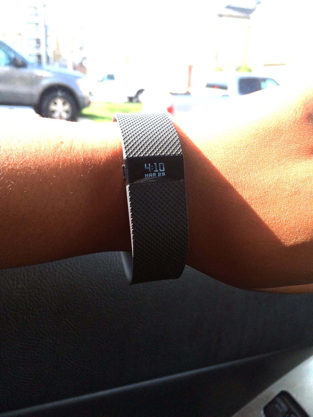 The FitBit shows that your wearable mobile UI design should reflect the body part wearing it. When jogging, users aren’t staring at their wrists.