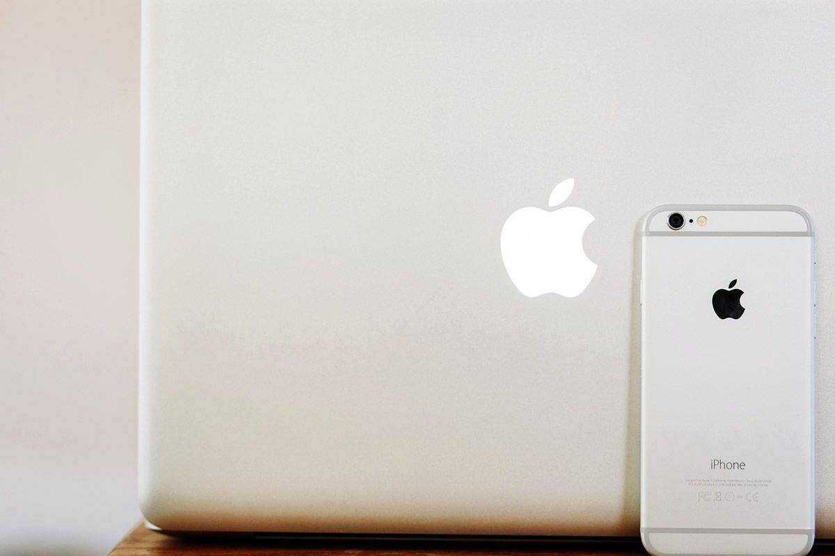 Learn mobile app development for iOS with a MacBook and iPhone