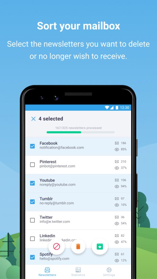A mockup of Cleanfox open on a smartphone screen, advertising the ability to sort your mailbox and delete newsletters you no longer wish to receive.